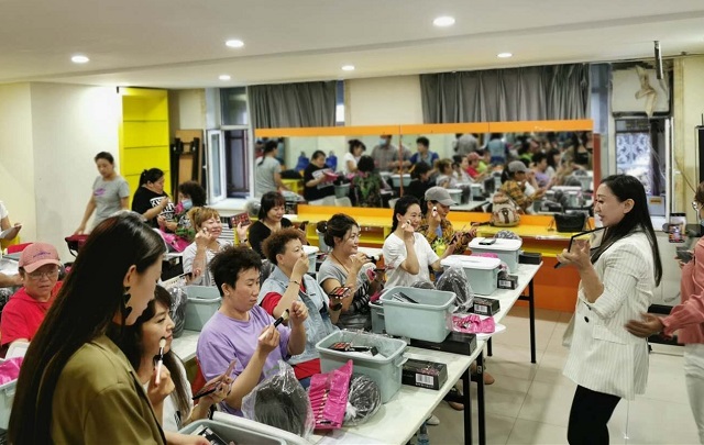 培训现场学员与老师互动交流.jpg