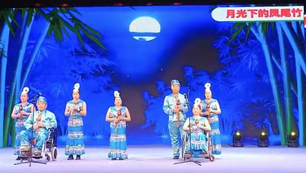表演222.jpg
