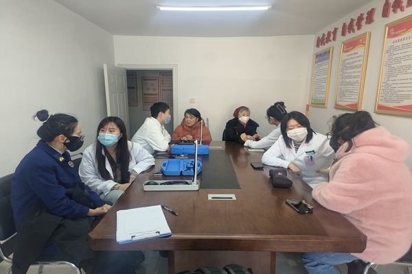 2025年3月5日桂林街道同光路西社区开展“中医进社区，推拿护民康”义诊活动 (2).jpg
